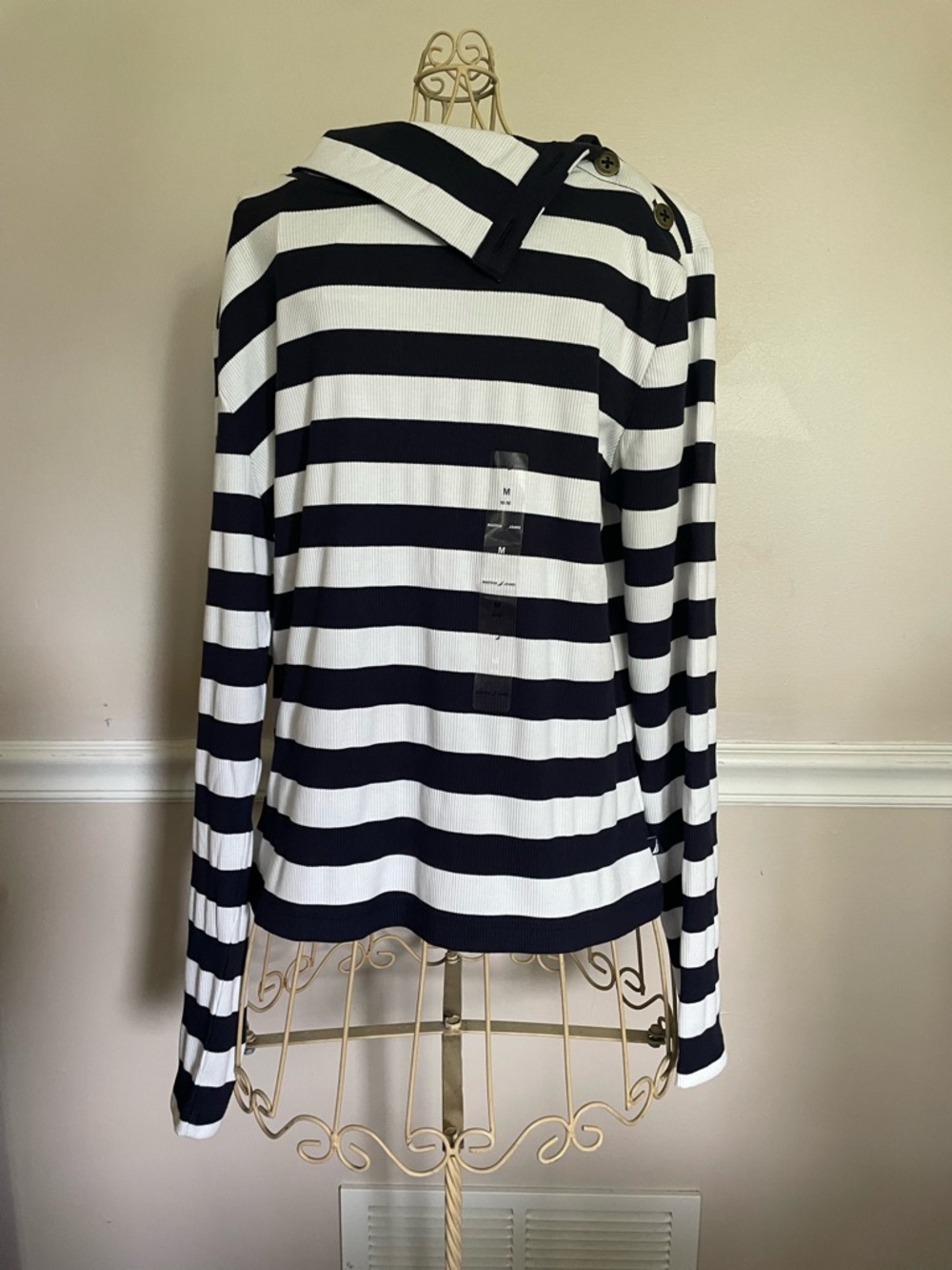 Nautica Women’s Medium Striped Long-Sleeve Boatneck Top in Navy and White